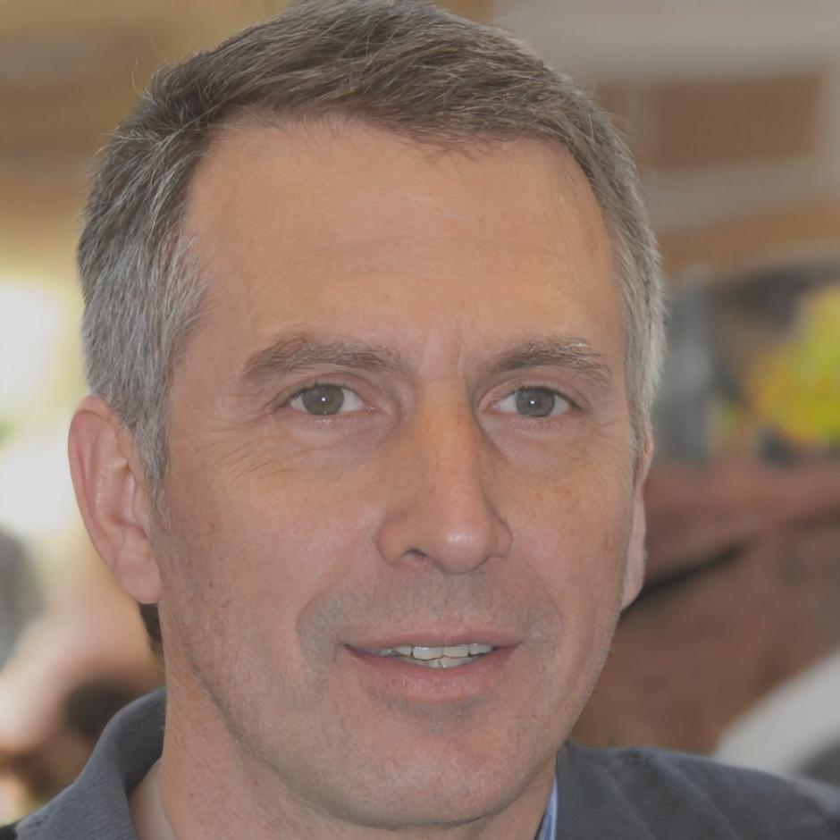 Carlos Mendoza, graduado exitoso